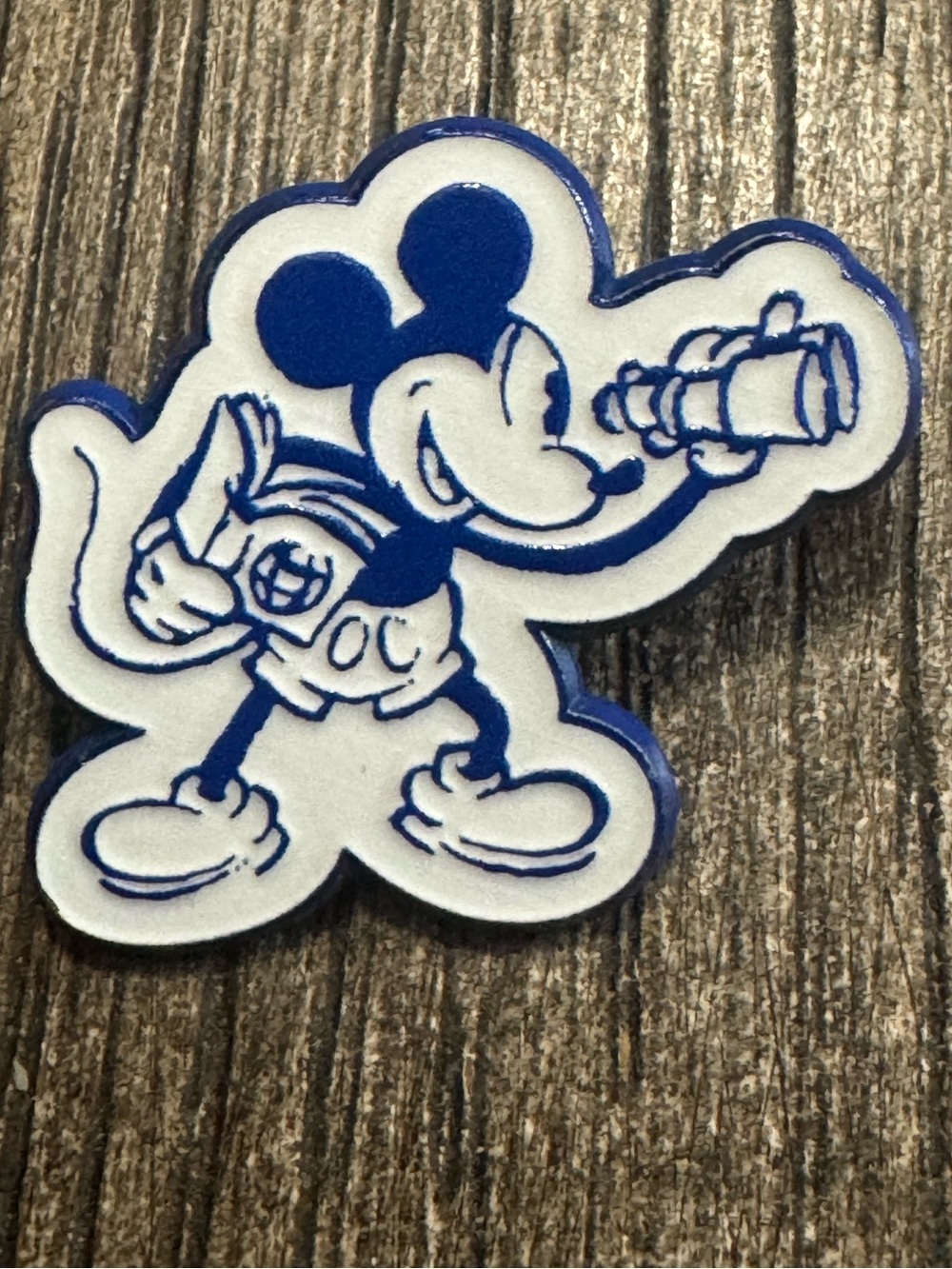 5/$25 Mickey Vacation Pin DVC